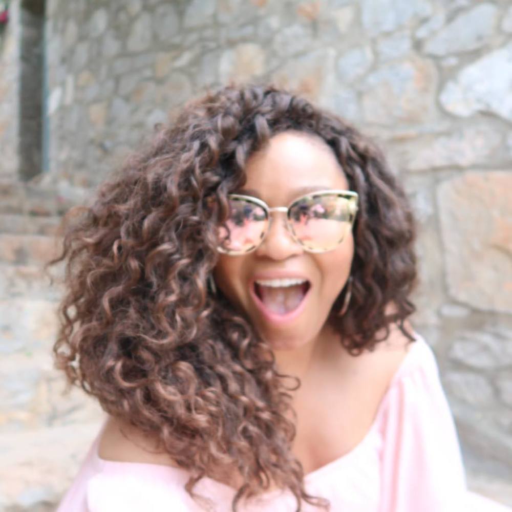 Meet your Posher, Ebonie